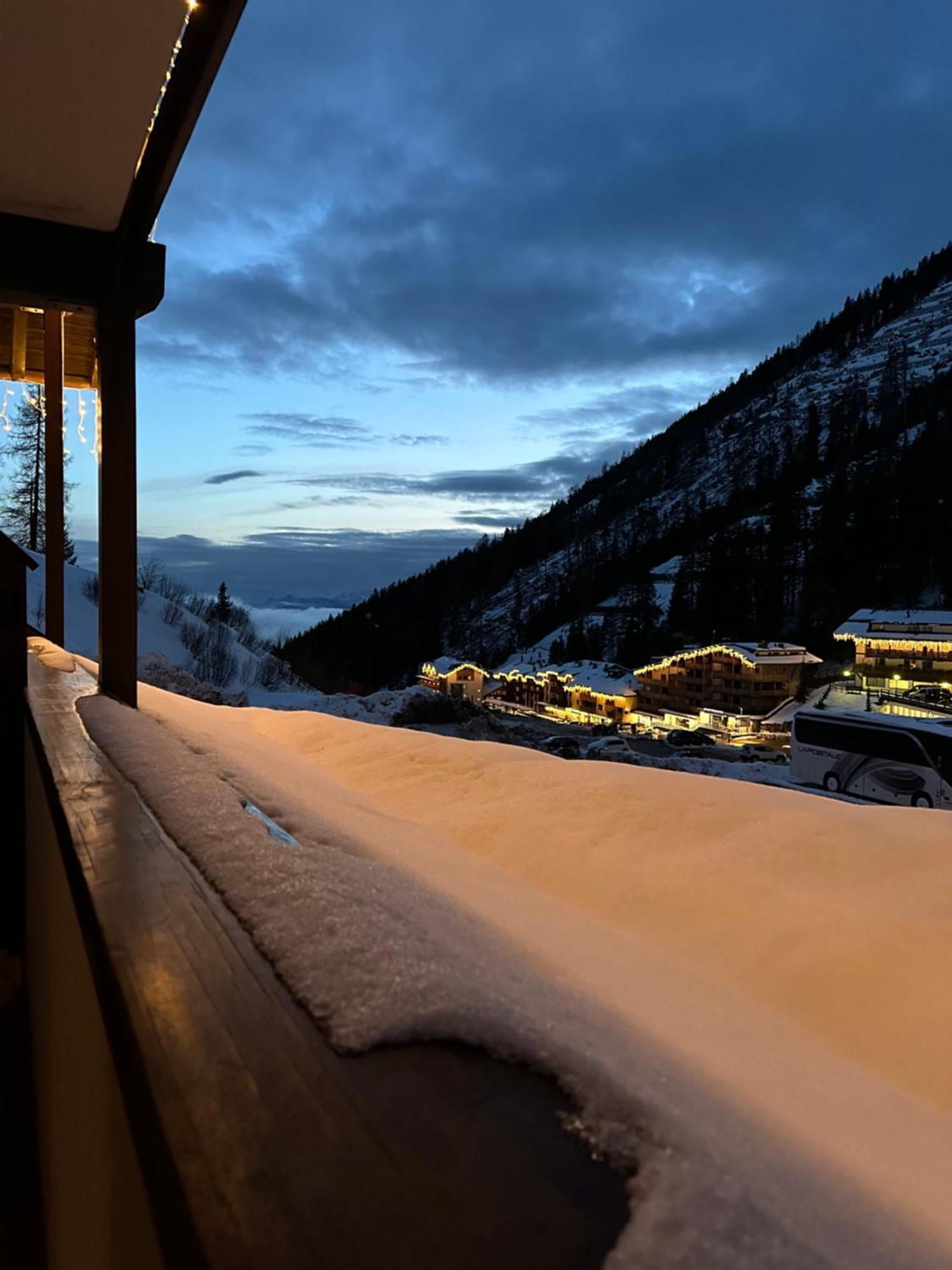 Ski Lodge Pampeago Tesero Exterior photo